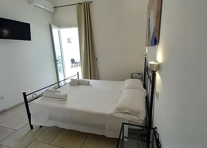 לינה וארוחת בוקר Bonomi טורה לפילו