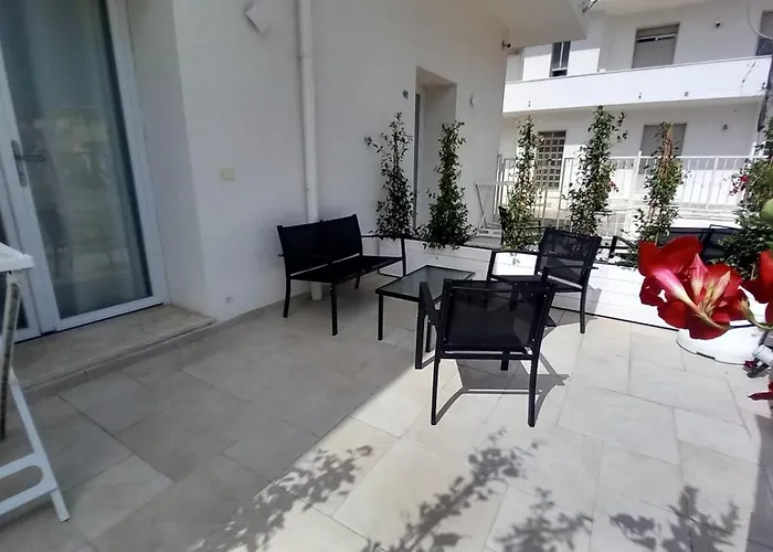 לינה וארוחת בוקר Bonomi 3*